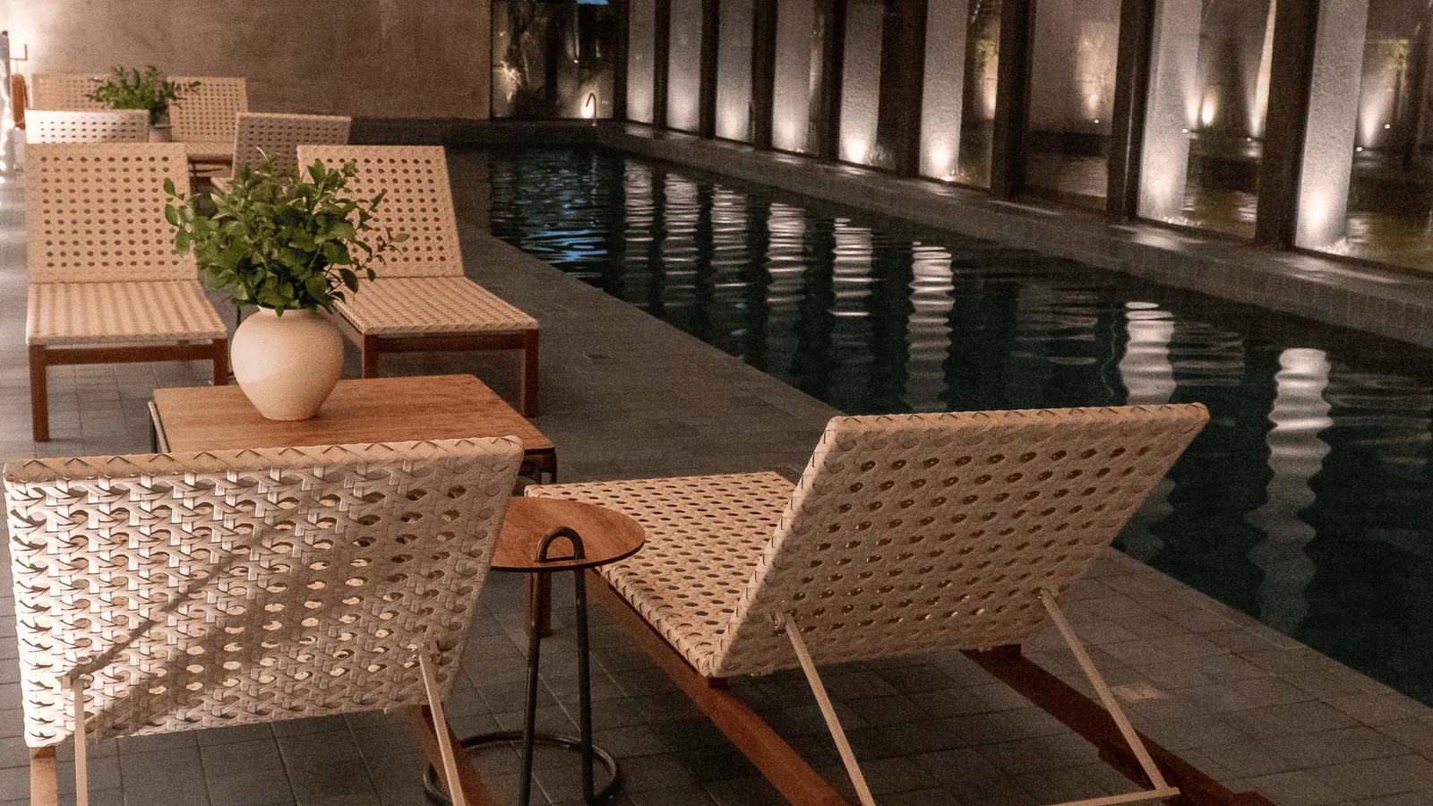 Piscina térmica coberta com raia semiolímpica do Lótus Atlântida