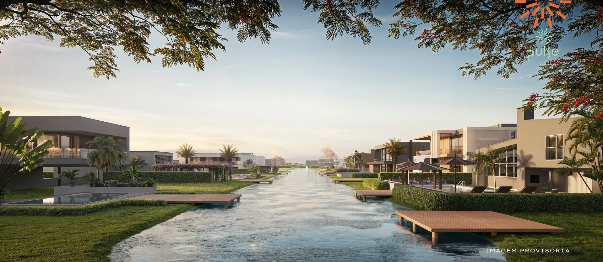 Canal interno do Pulse Resort Experience com terrenos beira-lago e decks