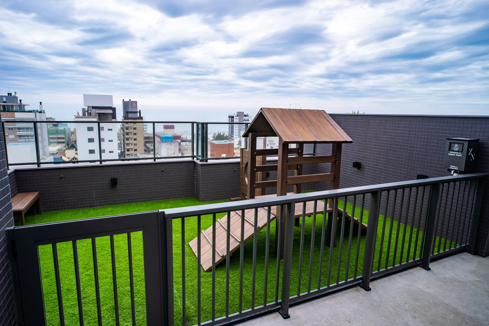 Espaço pet no rooftop do Santé Beach Home, área para animais na cobertura em Capão da Canoa
