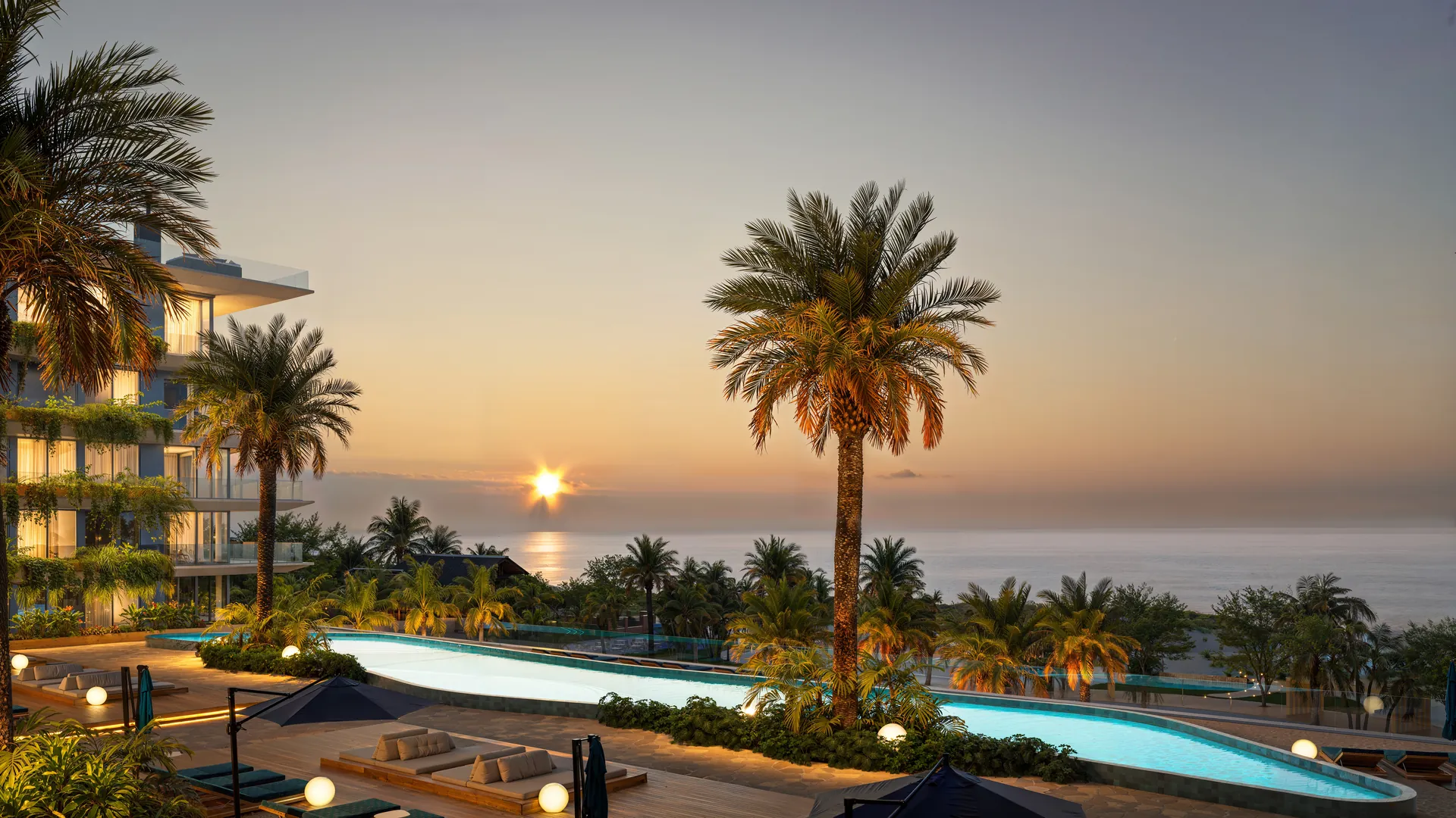 Piscinas ao pôr do sol no Xangri-Lá Ilhas Resort, condomínio pé na areia em Xangri-Lá